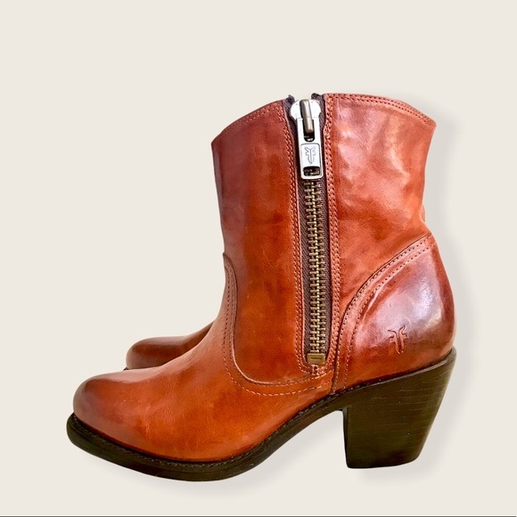 Frye Leslie Zip Cognac Genuine Leather Fall/Winter/Spring Heeled Ankle Booties - Picture 14 of 14